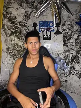 carlos hot12 online show from March 16, 2026, 4:07 am