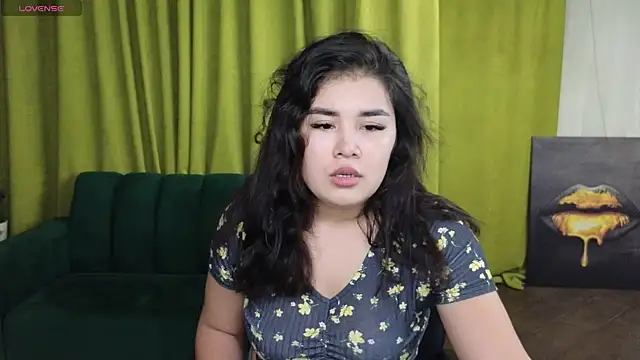 AlicaMayer online show from March 26, 2026, 6:46 pm