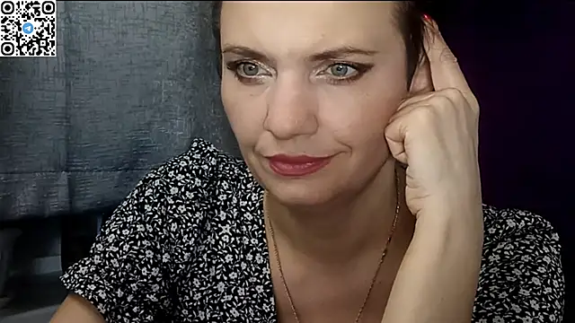 HotMamaQueen234 online show from May 9, 2026, 9:53 pm