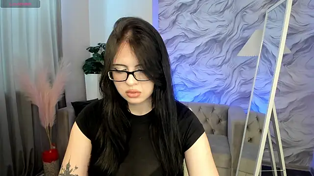 Snapshot of Kisa_Blaze chatting on April 4, 2026, 10:46 am Kisa Blaze online show from April 4, 2026, 10:46 am