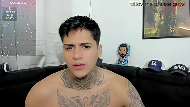 sweetlatinoboy online show from May 17, 2026, 11:28 am