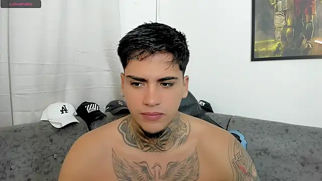 sweetlatinoboy online show from July 17, 2026, 9:38 am