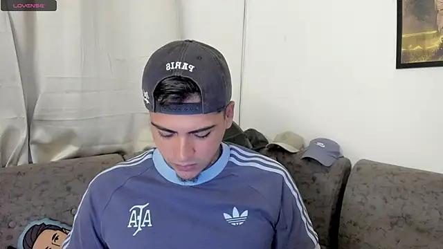sweetlatinoboy online show from August 5, 2026, 10:07 am