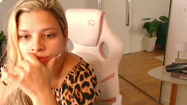 Snapshot of Florence_Ford chatting on May 23, 2026, 11:03 am Florence Ford online show from May 23, 2026, 11:03 am