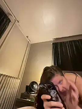 JulieetteLatte online show from July 20, 2026, 3:21 am