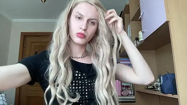 Snapshot of ranya-may chatting on April 17, 2026, 11:24 am ranya-may online show from April 17, 2026, 11:24 am