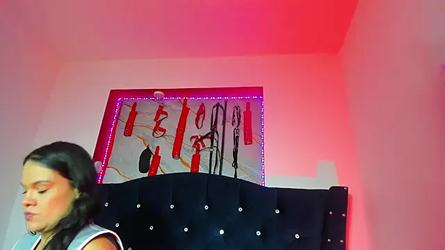 KiraXxx hh online show from April 21, 2026, 1:42 am
