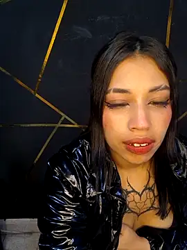 Snapshot of AryahMoonn chatting on May 30, 2026, 3:47 am AryahMoonn online show from May 30, 2026, 3:47 am
