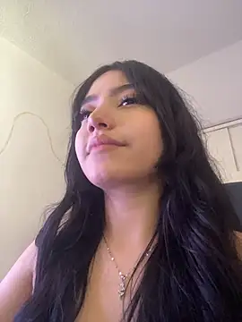 MayyBonita online show from June 17, 2026, 5:03 pm