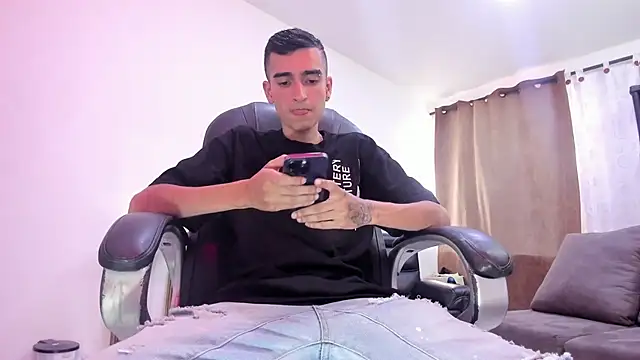 Ethann Boy online show from April 29, 2026, 7:53 pm