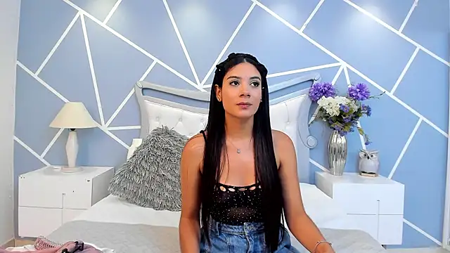 EmmaFosther online show from July 15, 2026, 6:24 pm