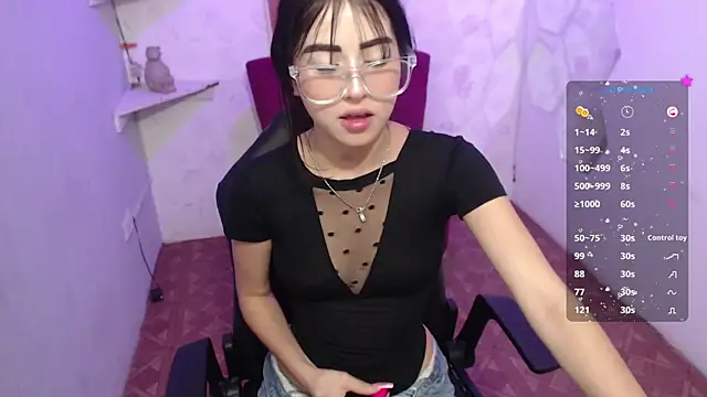 Snapshot of Melodi_velasquez chatting on May 30, 2026, 3:58 am Melodi velasquez online show from May 30, 2026, 3:58 am