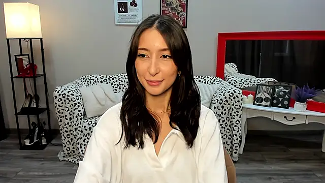 DanaRoges online show from June 5, 2026, 6:42 am