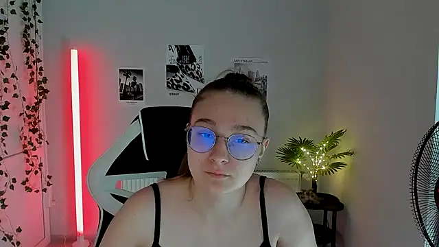 Snapshot of Mia_kristal chatting on July 14, 2026, 8:08 am Mia kristal online show from July 14, 2026, 8:08 am