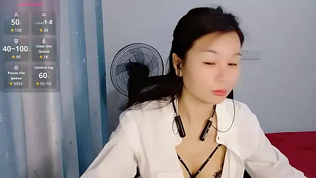 Snapshot of Lianzi-2026 chatting on June 4, 2026, 12:11 pm Lianzi-2026 online show from June 4, 2026, 12:11 pm