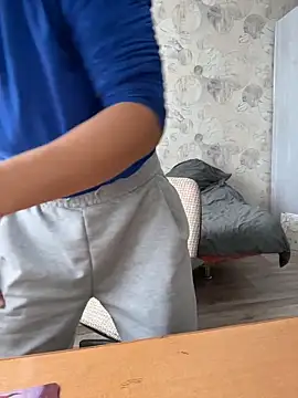 MikkyDo online show from March 22, 2026, 8:40 am