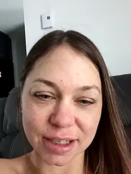 Couple qc online show from March 22, 2026, 4:10 pm