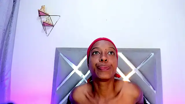 Emmaa sweeet  online show from March 21, 2026, 7:28 pm