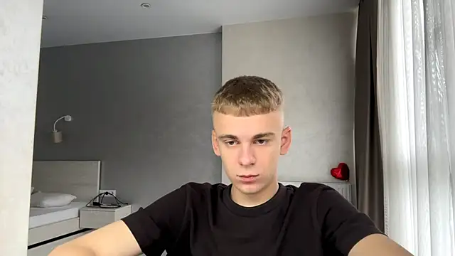 Snapshot of SoloFury chatting on July 10, 2026, 6:39 am SoloFury online show from July 10, 2026, 6:39 am