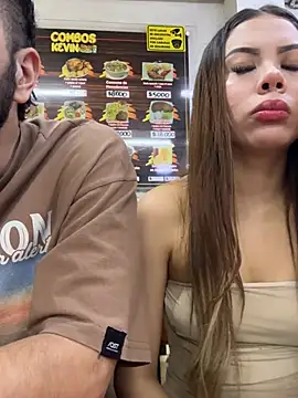 Snapshot of lindaandtony chatting on April 6, 2026, 4:57 am lindaandtony online show from April 6, 2026, 4:57 am