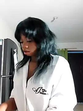 HannaMayers  online show from April 11, 2026, 10:25 pm