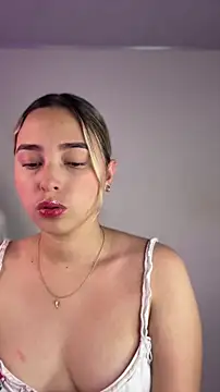 irispink  online show from March 22, 2026, 9:29 pm