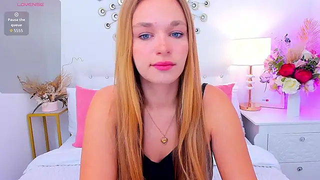 YangLola online show from June 10, 2026, 5:18 am