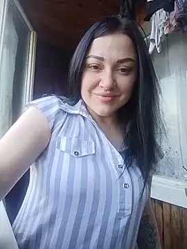 Snapshot of Elsie-Nora chatting on June 12, 2026, 4:44 am Elsie-Nora online show from June 12, 2026, 4:44 am