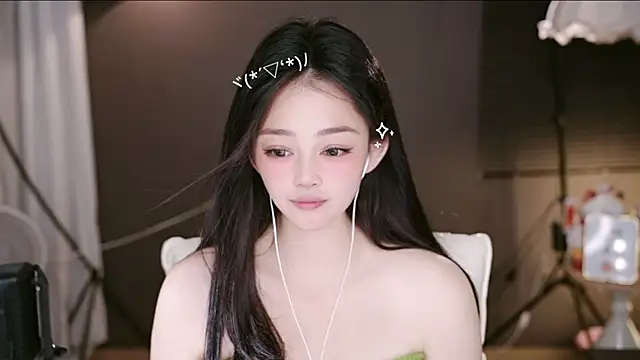 Anne-w online show from June 9, 2026, 12:06 pm