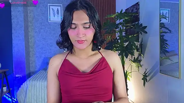 Snapshot of Zoee_Kiss_ chatting on July 7, 2026, 5:21 am Zoee Kiss online show from July 7, 2026, 5:21 am
