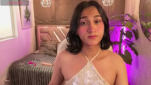 Snapshot of Zoee_Kiss_ chatting on July 24, 2026, 8:18 pm Zoee Kiss online show from July 24, 2026, 8:18 pm