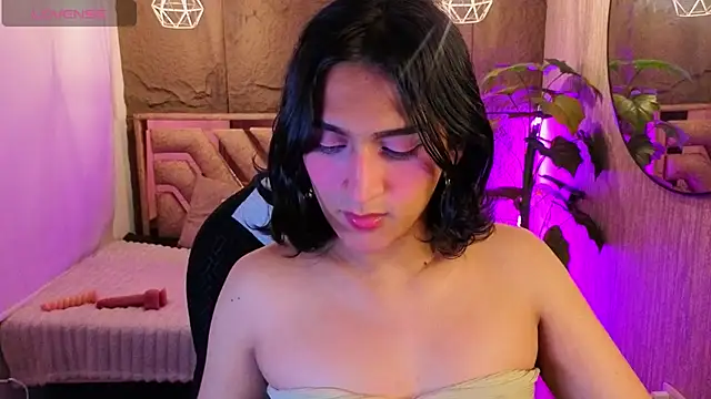 Snapshot of Zoee_Kiss_ chatting on July 29, 2026, 6:44 am Zoee Kiss online show from July 29, 2026, 6:44 am