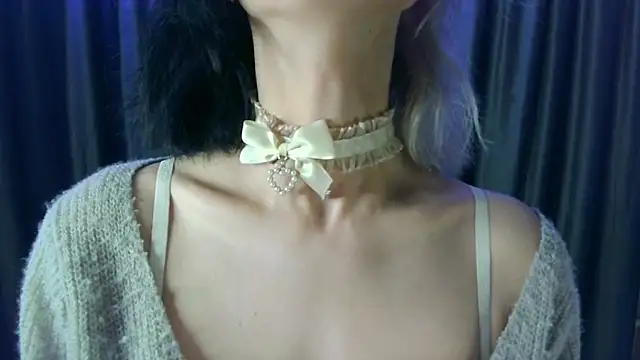 Snapshot of Layla_Muur chatting on May 10, 2026, 5:29 pm Layla Muur online show from May 10, 2026, 5:29 pm