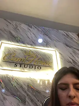 emiiross online show from May 9, 2026, 3:01 am