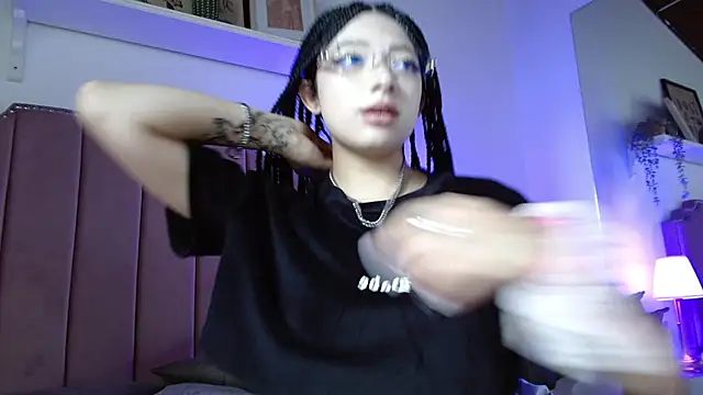 Snapshot of shiny_foxeyes chatting on April 7, 2026, 9:37 pm shiny foxeyes online show from April 7, 2026, 9:37 pm
