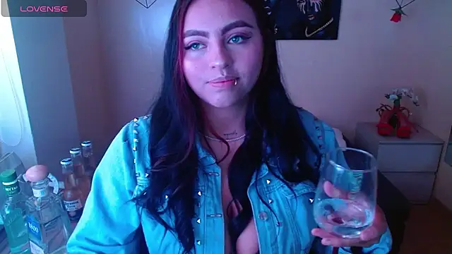 Miley Clarck online show from March 25, 2026, 1:06 pm