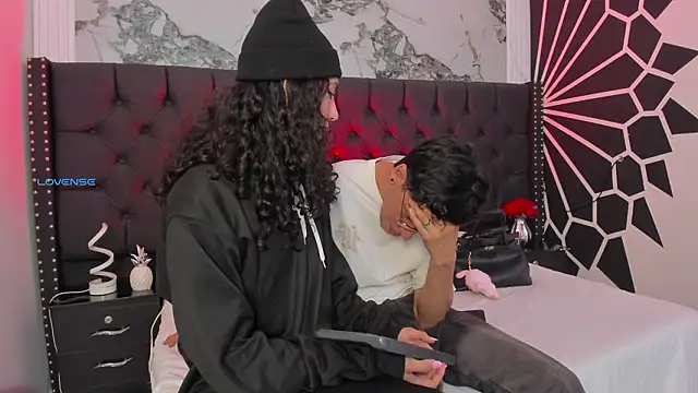 Snapshot of ArthurAndAllice chatting on March 21, 2026, 5:56 am ArthurAndAllice online show from March 21, 2026, 5:56 am