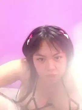 Jaazminee online show from April 5, 2026, 11:35 pm