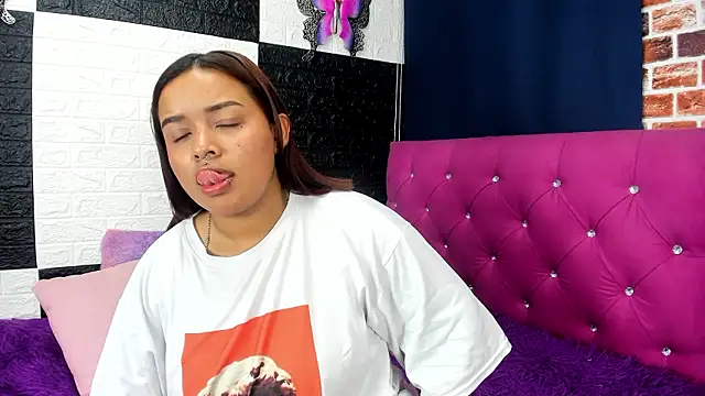 SofiiaCutee online show from March 23, 2026, 12:03 am