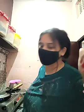 REENA-STRIP online show from May 6, 2026, 5:18 pm
