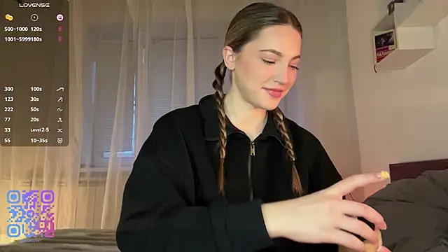1Kellynaive online show from April 5, 2026, 4:04 pm