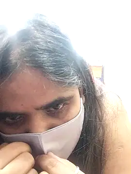 MoonlightMira online show from June 10, 2026, 5:56 pm