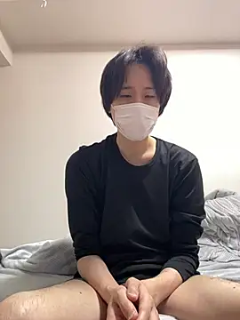 Snapshot of youta200 chatting on July 7, 2026, 8:35 pm youta200 online show from July 7, 2026, 8:35 pm