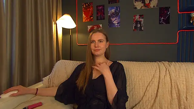 Lover Daisy  online show from May 9, 2026, 11:48 am