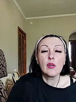 HelgaDennis online show from May 1, 2026, 9:25 am