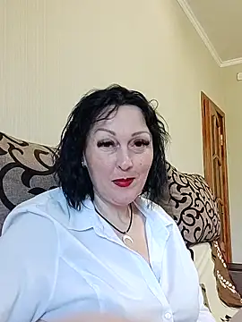 HelgaDennis online show from June 18, 2026, 7:30 am