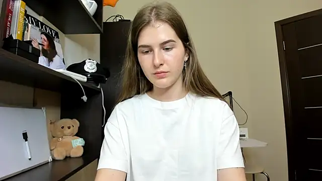Snapshot of OhMyAlice chatting on June 12, 2026, 6:07 pm OhMyAlice online show from June 12, 2026, 6:07 pm