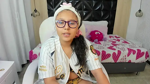 Rapthalia  online show from April 8, 2026, 11:21 am