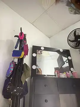 Blowjob-Queen  online show from July 29, 2026, 2:21 am