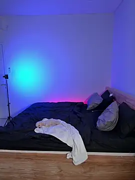 AriaDomina online show from April 29, 2026, 4:27 am